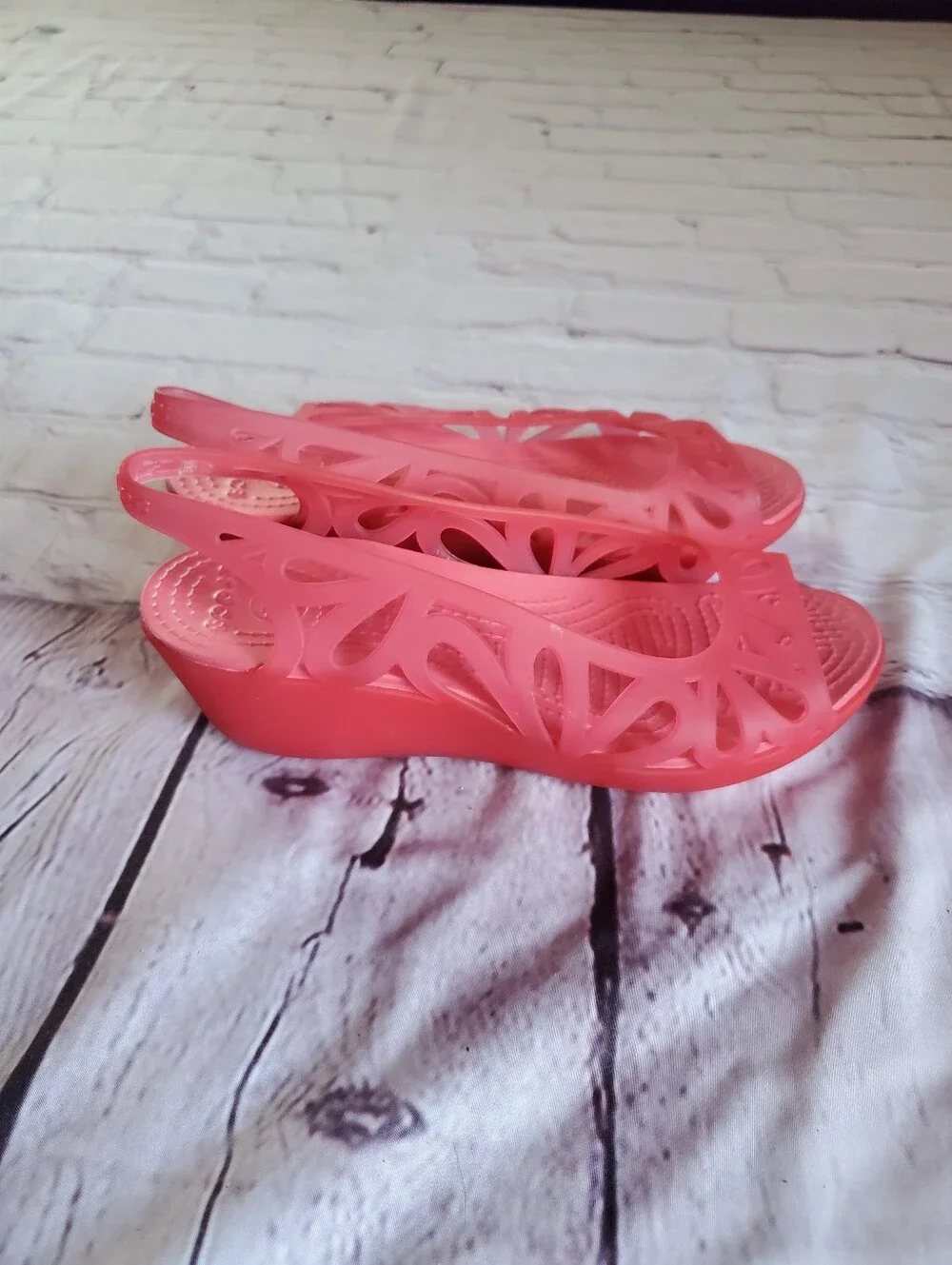 Crocs Adrina III Mini Wedge Peep Toe Cut Out Jelly Sandals Red Summer Comfort 6